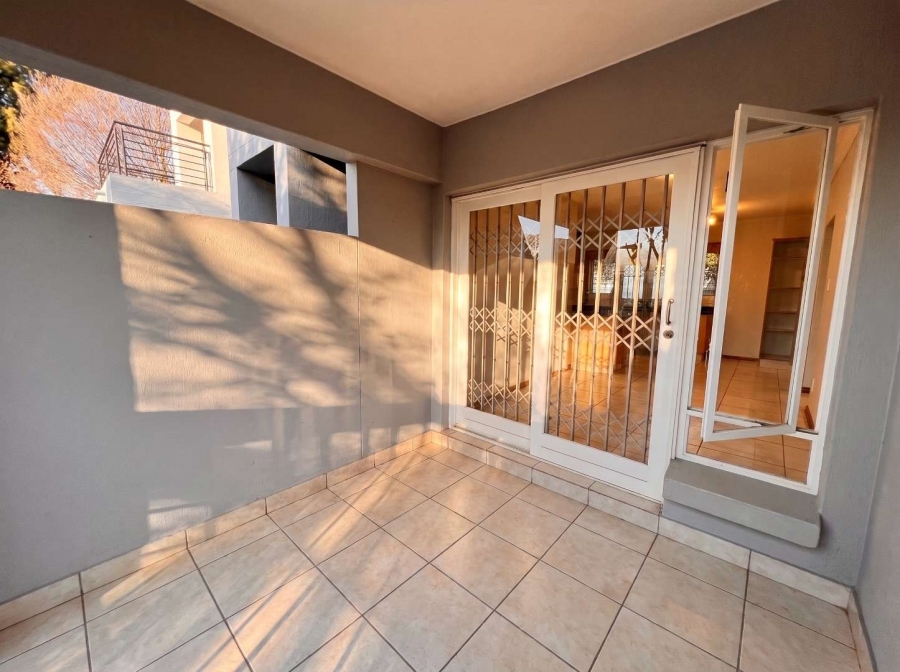To Let 2 Bedroom Property for Rent in Broadacres Gauteng