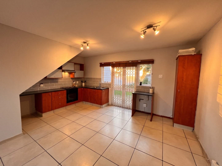 To Let 2 Bedroom Property for Rent in Broadacres Gauteng