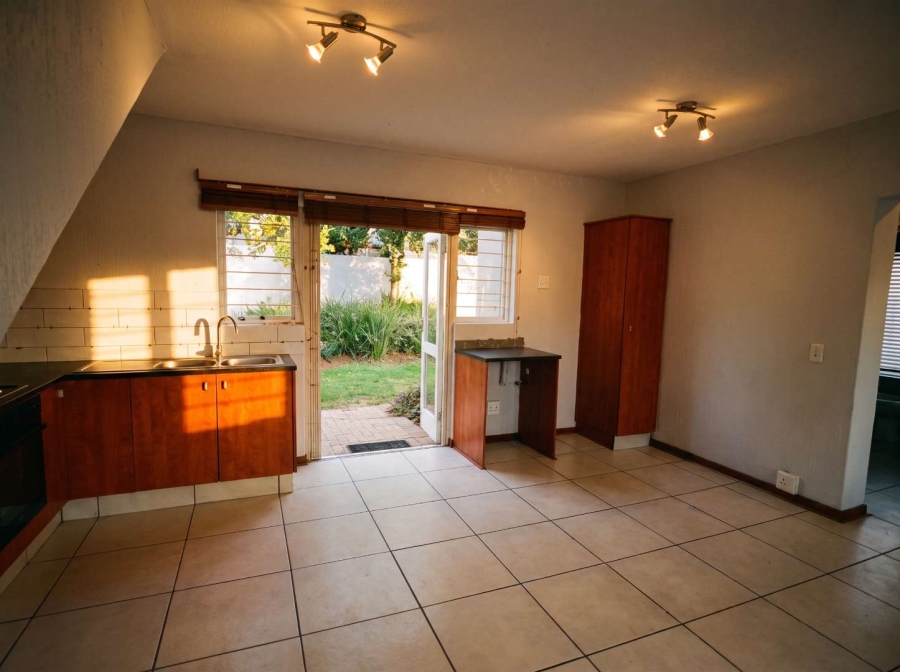 To Let 2 Bedroom Property for Rent in Broadacres Gauteng