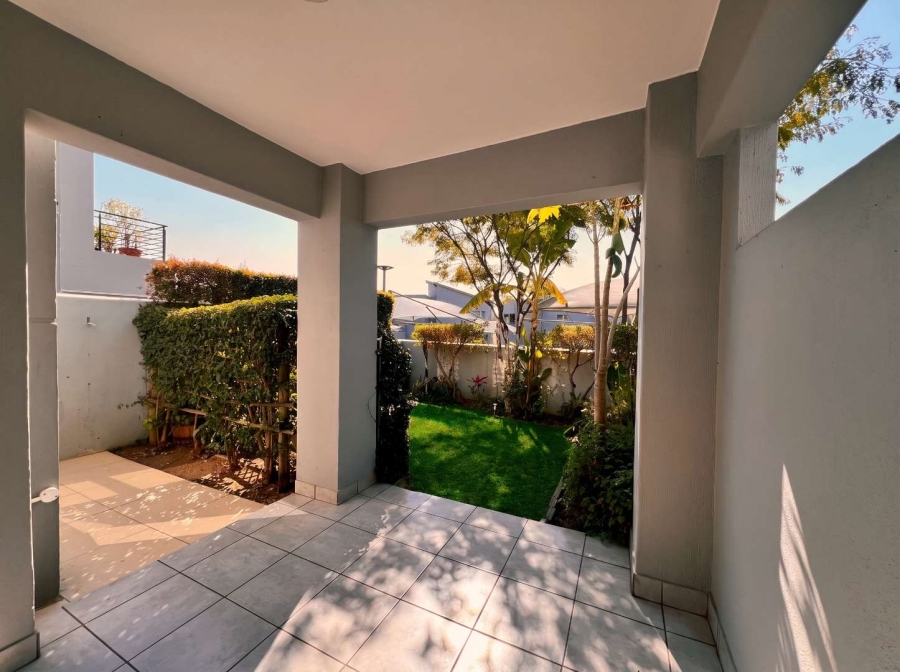 To Let 2 Bedroom Property for Rent in Broadacres Gauteng
