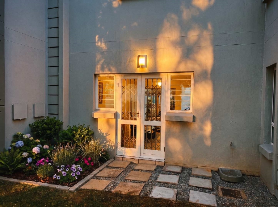 To Let 2 Bedroom Property for Rent in Broadacres Gauteng