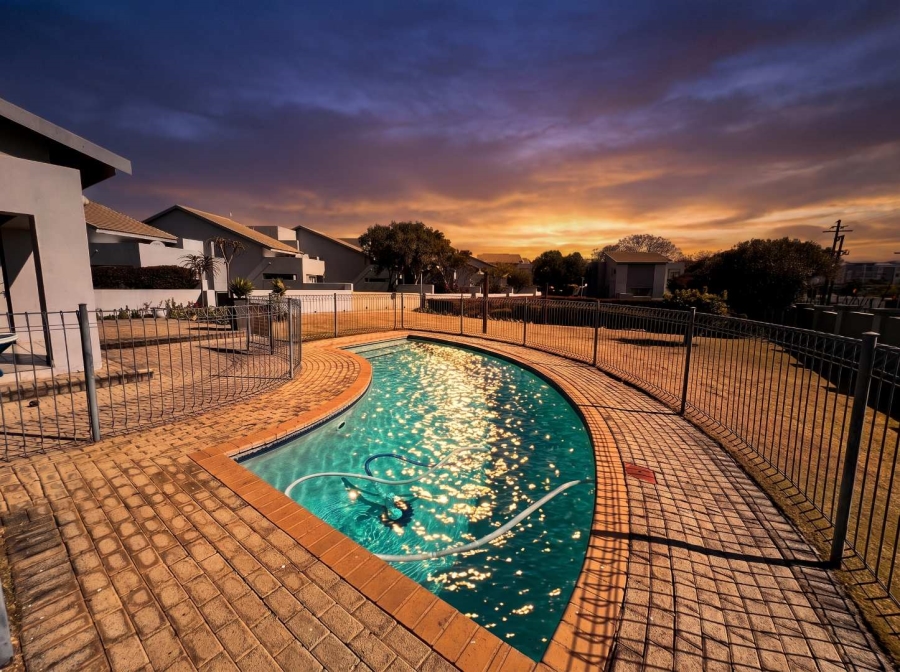 To Let 2 Bedroom Property for Rent in Broadacres Gauteng