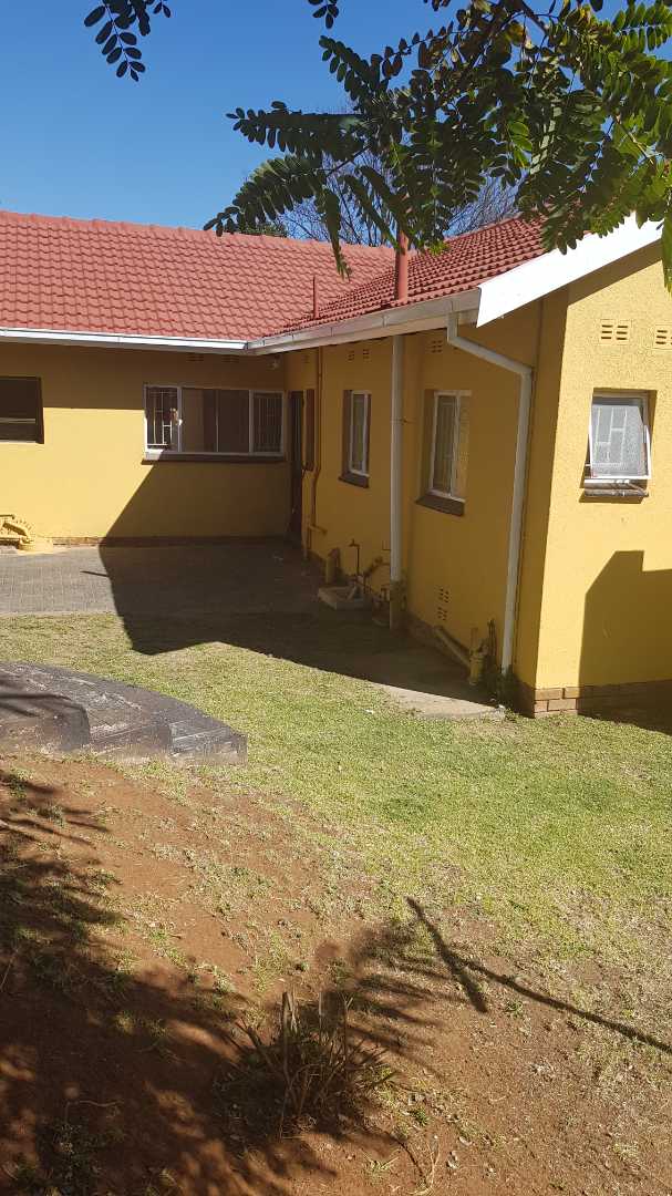To Let 2 Bedroom Property for Rent in Birch Acres Gauteng