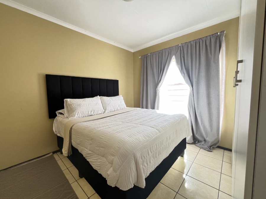 2 Bedroom Property for Sale in Honeydew Gauteng