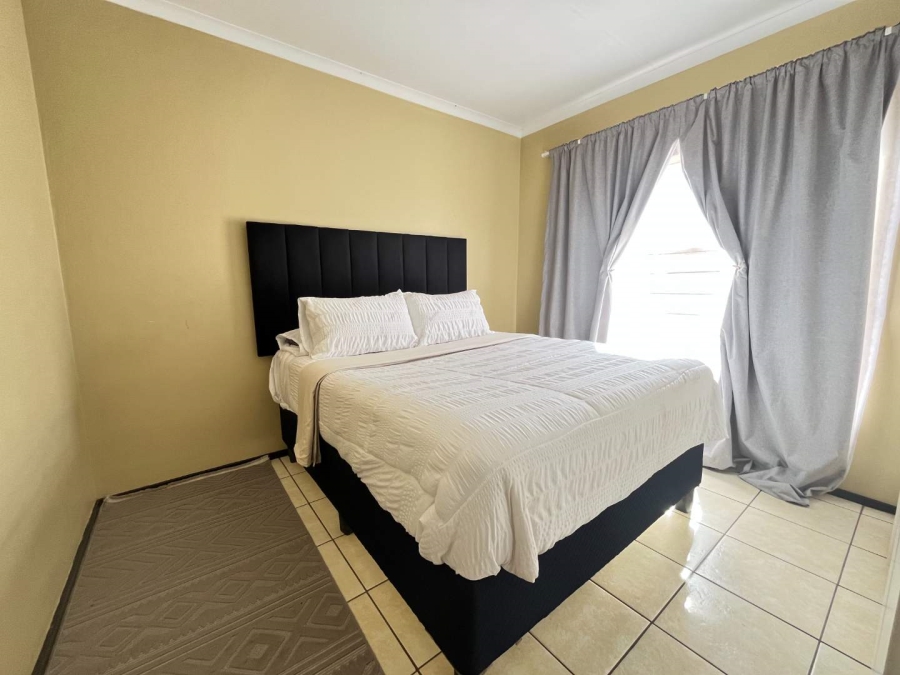2 Bedroom Property for Sale in Honeydew Gauteng