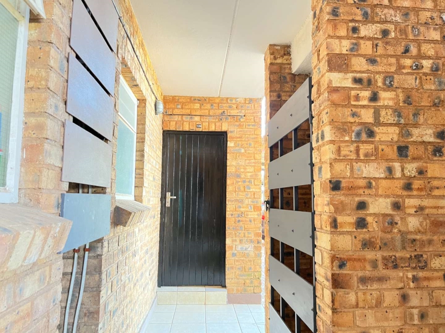 2 Bedroom Property for Sale in Honeydew Gauteng
