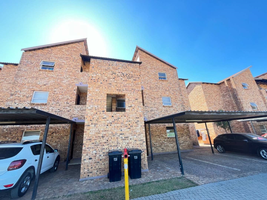 2 Bedroom Property for Sale in Honeydew Gauteng