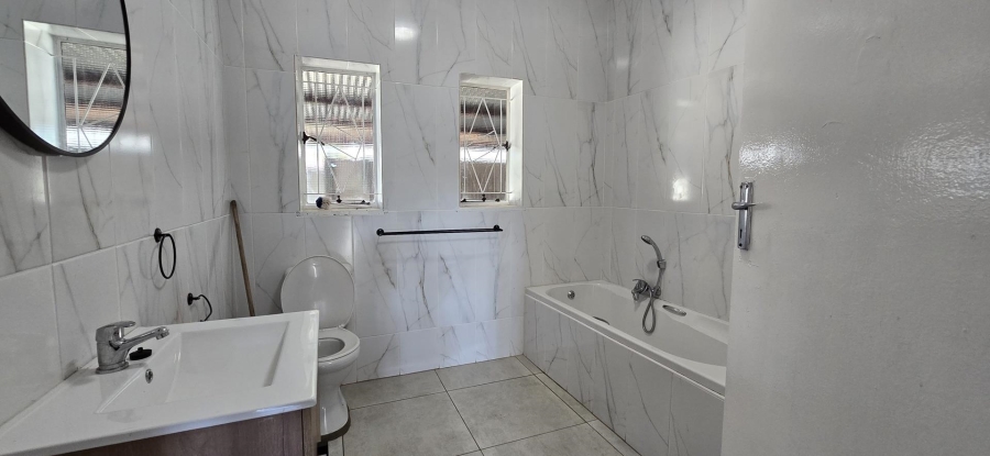 5 Bedroom Property for Sale in Proclamation Hill Gauteng