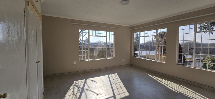 5 Bedroom Property for Sale in Proclamation Hill Gauteng