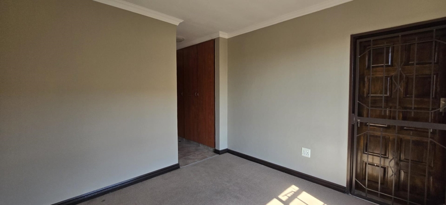 2 Bedroom Property for Sale in Magalieskruin Gauteng