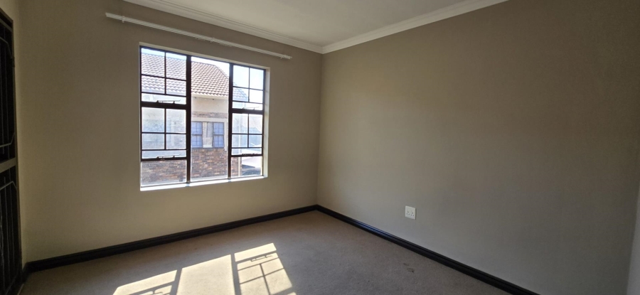 2 Bedroom Property for Sale in Magalieskruin Gauteng