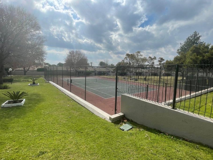 To Let 2 Bedroom Property for Rent in Lonehill Gauteng