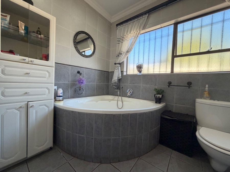 3 Bedroom Property for Sale in Eden Glen Gauteng