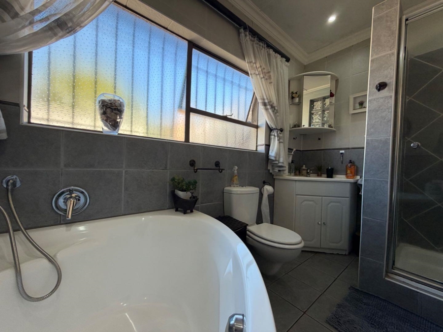 3 Bedroom Property for Sale in Eden Glen Gauteng