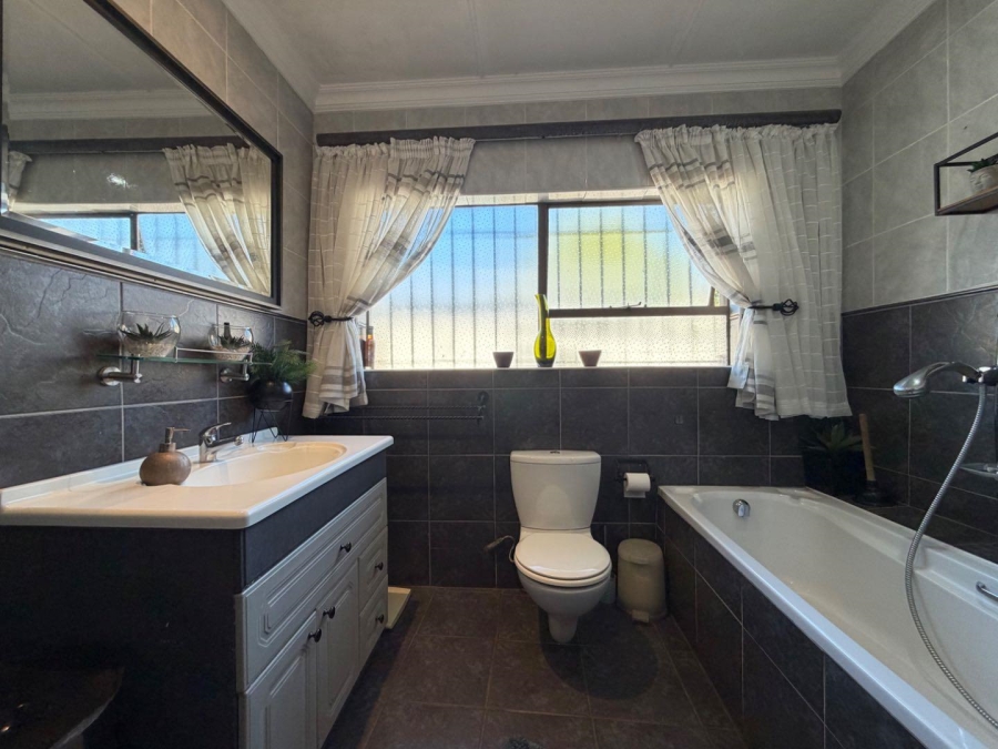 3 Bedroom Property for Sale in Eden Glen Gauteng