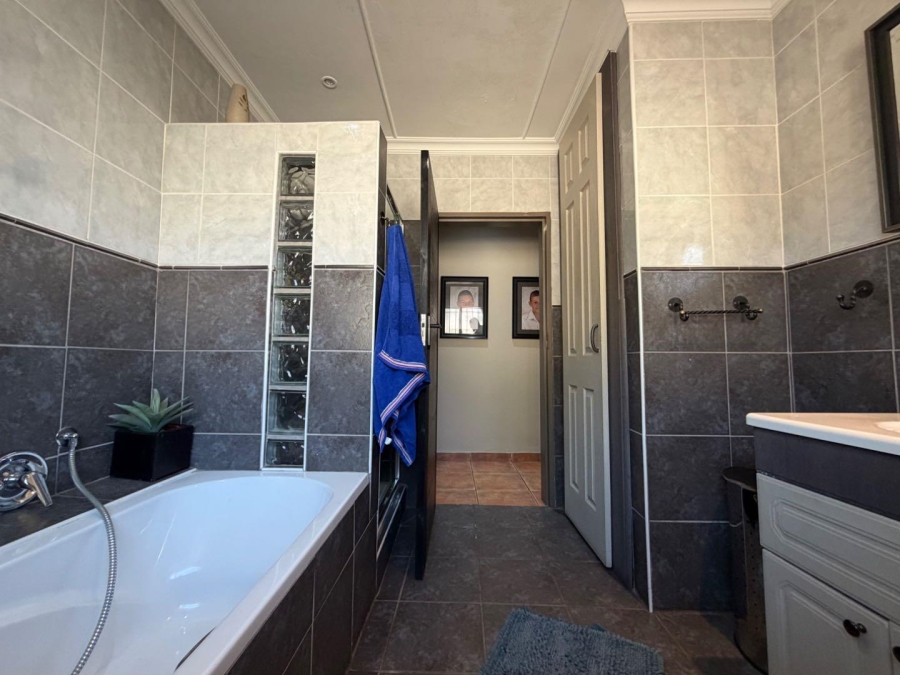 3 Bedroom Property for Sale in Eden Glen Gauteng
