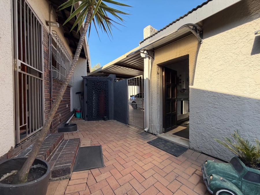 3 Bedroom Property for Sale in Eden Glen Gauteng