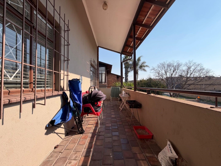 3 Bedroom Property for Sale in Brackenhurst Gauteng
