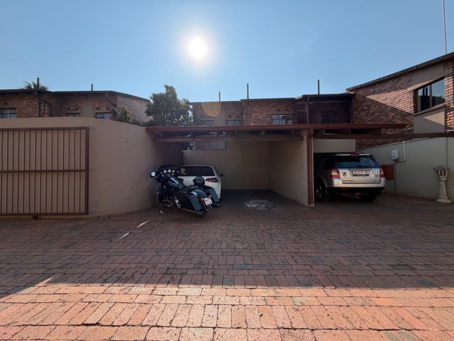 3 Bedroom Property for Sale in Brackenhurst Gauteng