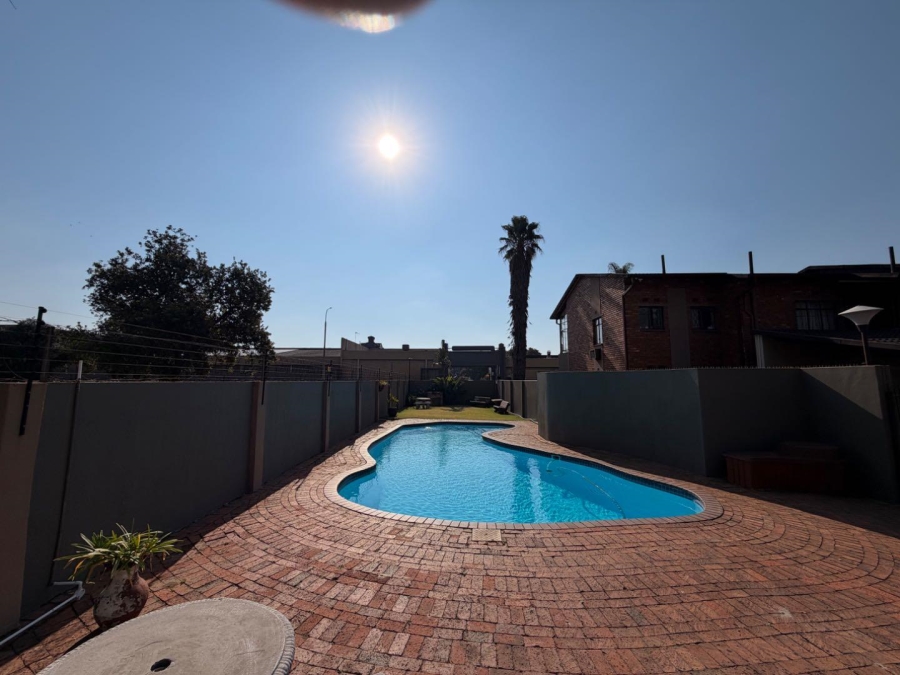 3 Bedroom Property for Sale in Brackenhurst Gauteng