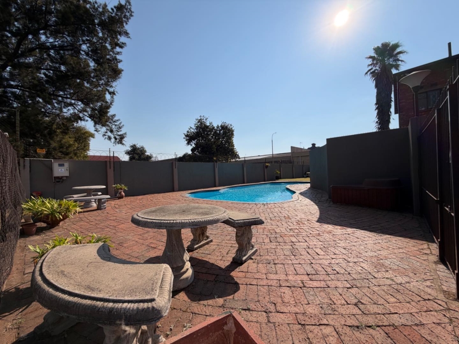3 Bedroom Property for Sale in Brackenhurst Gauteng
