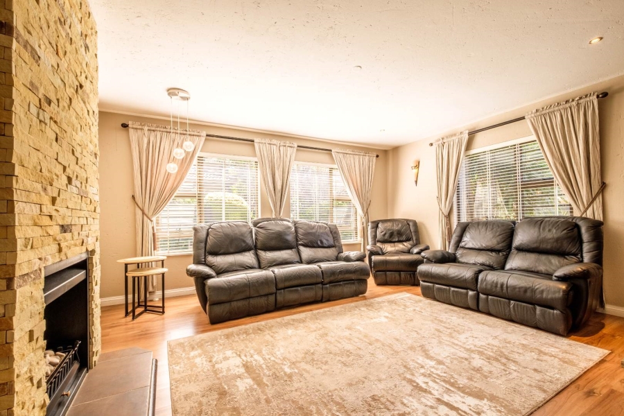 4 Bedroom Property for Sale in Beyerspark Gauteng