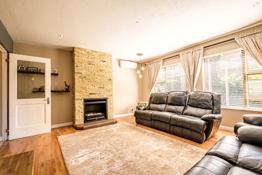 4 Bedroom Property for Sale in Beyerspark Gauteng