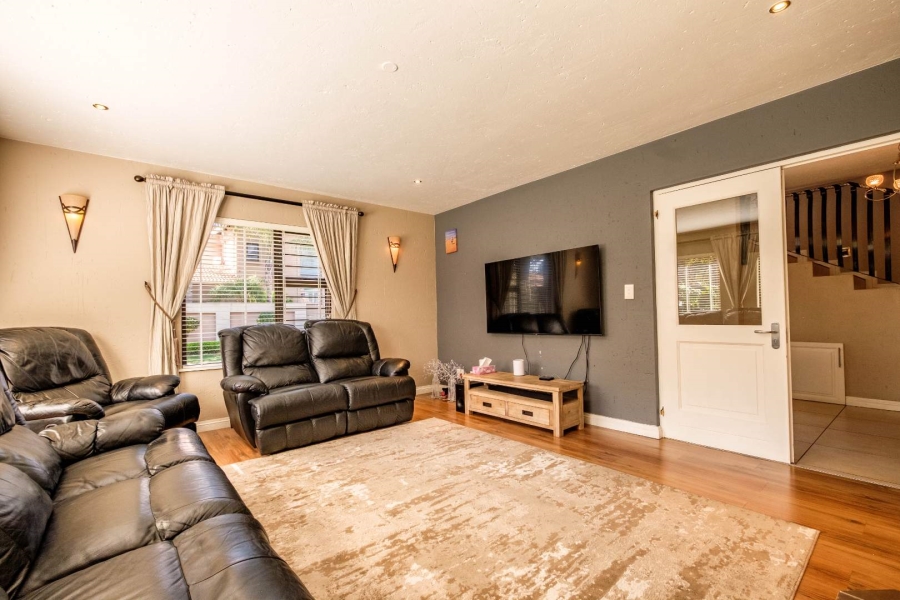 4 Bedroom Property for Sale in Beyerspark Gauteng