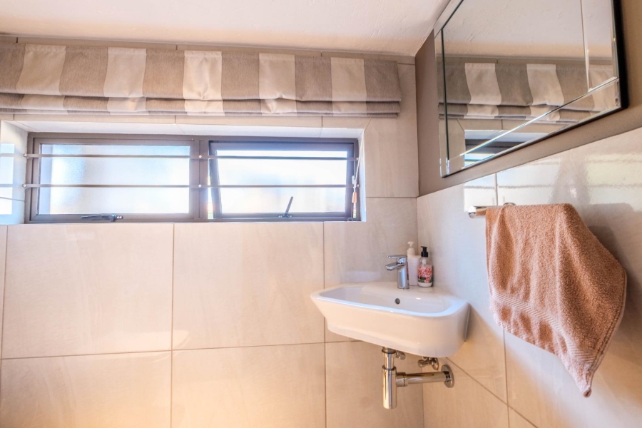 4 Bedroom Property for Sale in Beyerspark Gauteng