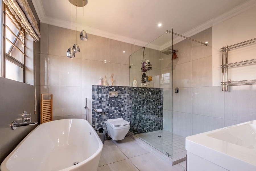 4 Bedroom Property for Sale in Beyerspark Gauteng