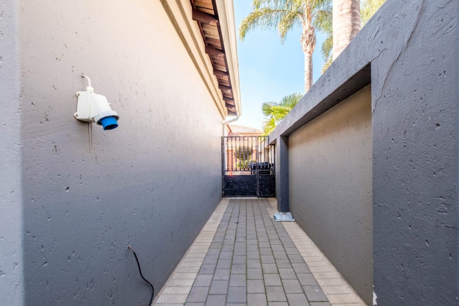 4 Bedroom Property for Sale in Beyerspark Gauteng