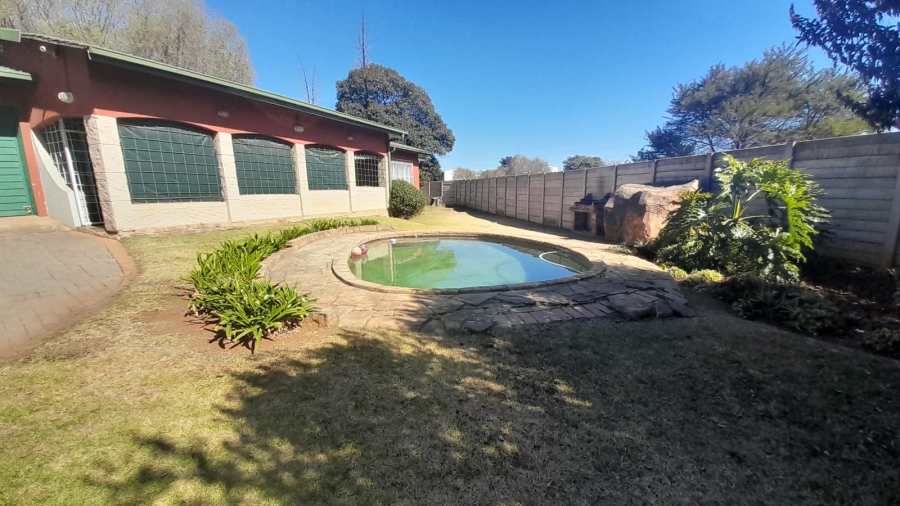 3 Bedroom Property for Sale in Rhodesfield Gauteng