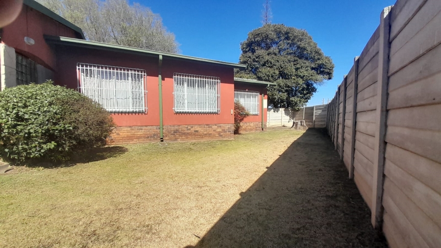 3 Bedroom Property for Sale in Rhodesfield Gauteng