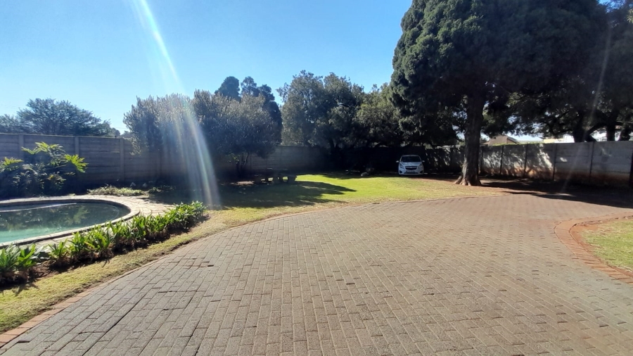 3 Bedroom Property for Sale in Rhodesfield Gauteng