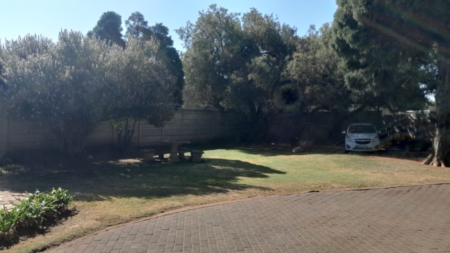 3 Bedroom Property for Sale in Rhodesfield Gauteng