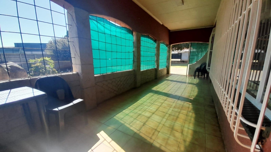 3 Bedroom Property for Sale in Rhodesfield Gauteng