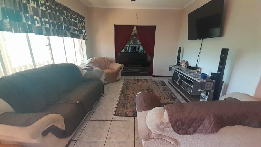 3 Bedroom Property for Sale in Rhodesfield Gauteng