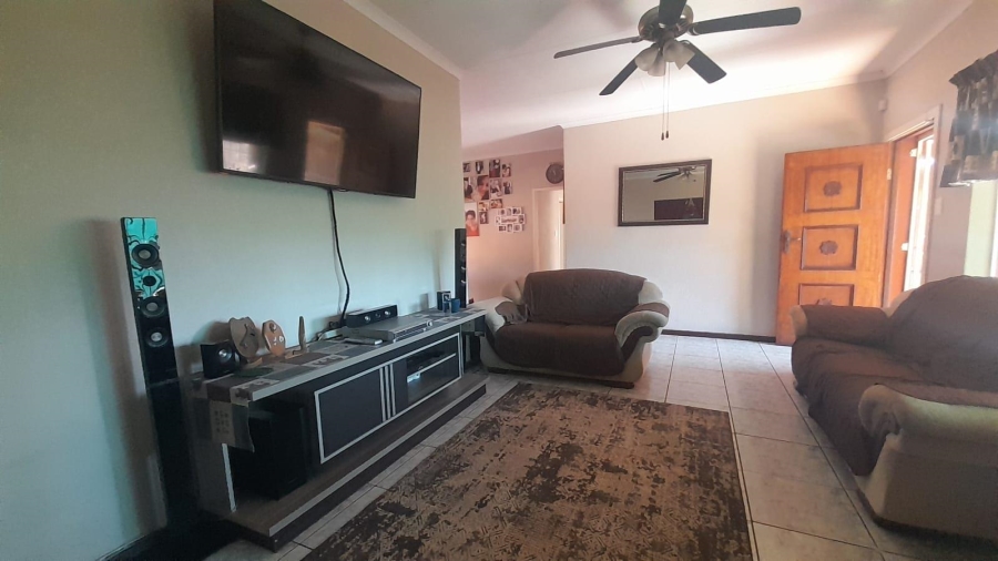3 Bedroom Property for Sale in Rhodesfield Gauteng