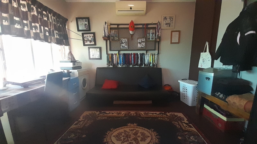 3 Bedroom Property for Sale in Rhodesfield Gauteng