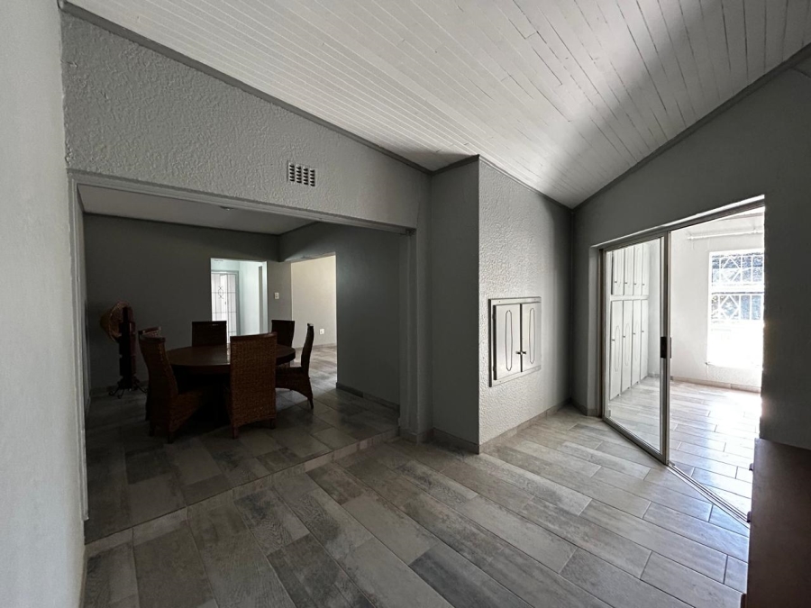 4 Bedroom Property for Sale in Flora Gardens Gauteng