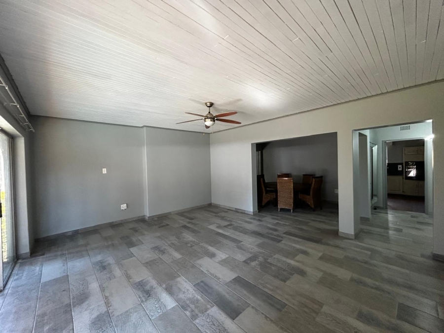 4 Bedroom Property for Sale in Flora Gardens Gauteng