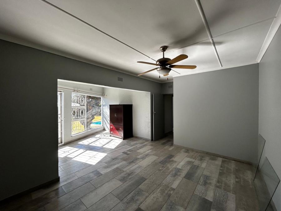 4 Bedroom Property for Sale in Flora Gardens Gauteng