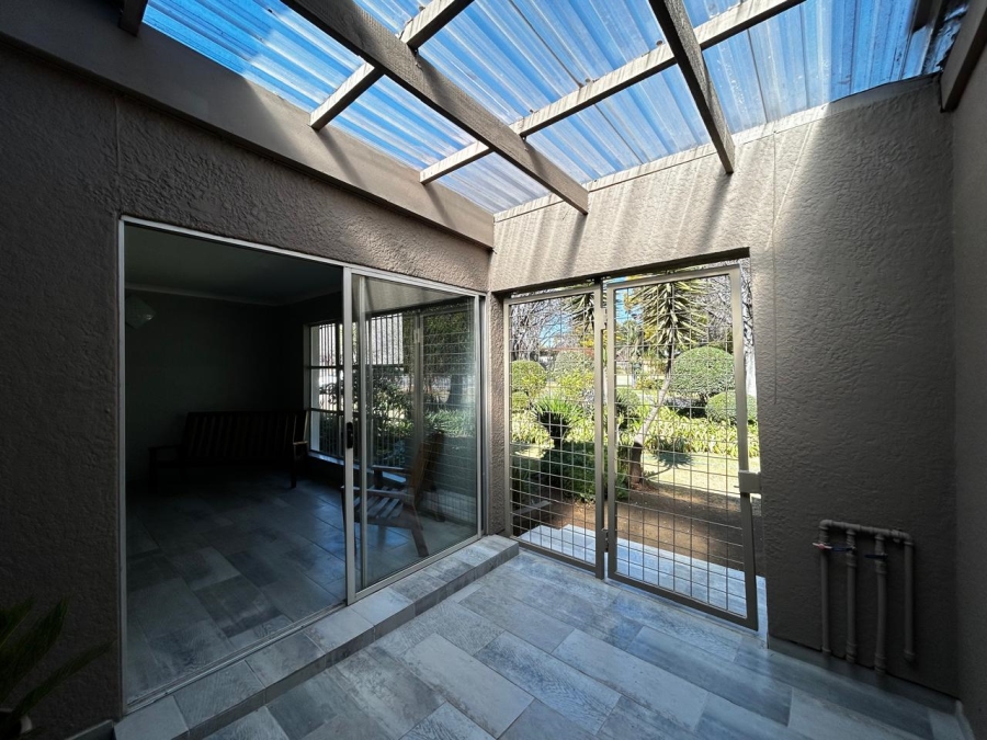 4 Bedroom Property for Sale in Flora Gardens Gauteng
