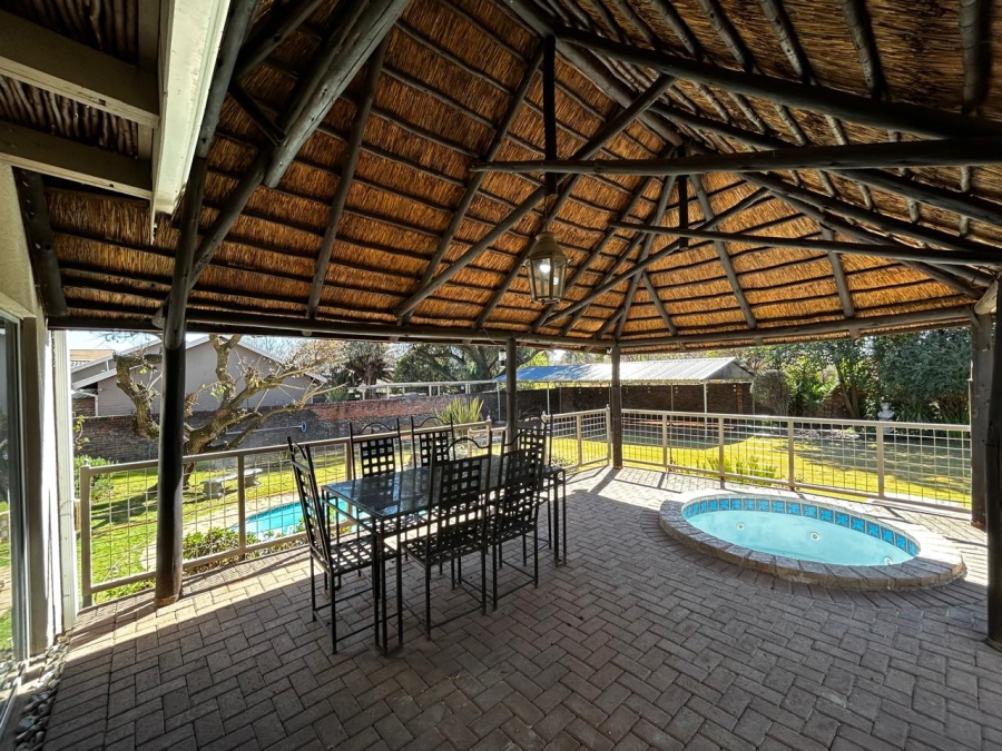 4 Bedroom Property for Sale in Flora Gardens Gauteng