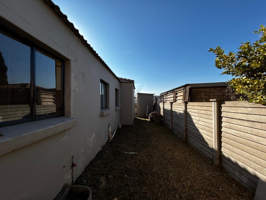 3 Bedroom Property for Sale in Bedworth Park Gauteng