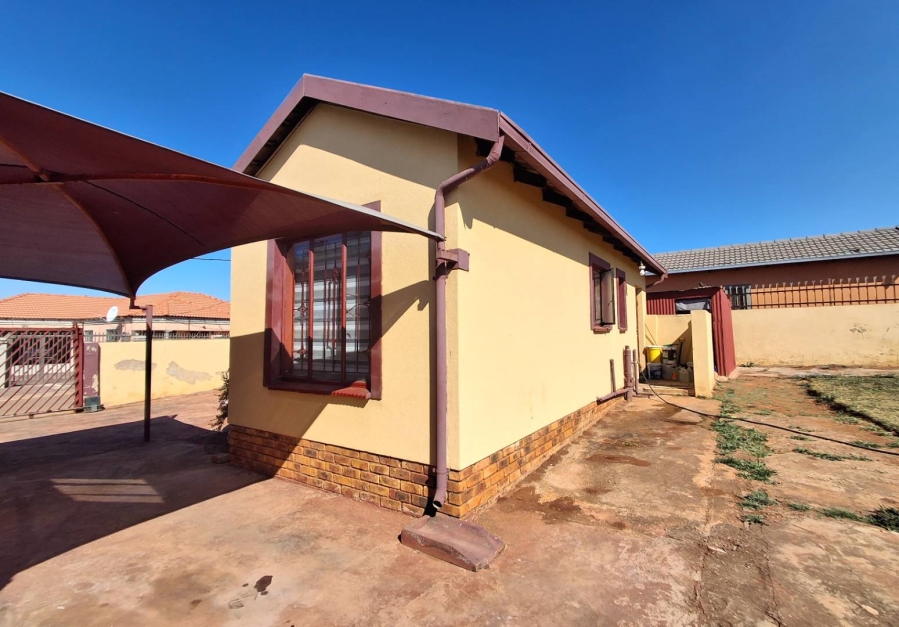 2 Bedroom Property for Sale in Lotus Gardens Gauteng