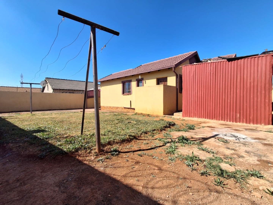 2 Bedroom Property for Sale in Lotus Gardens Gauteng