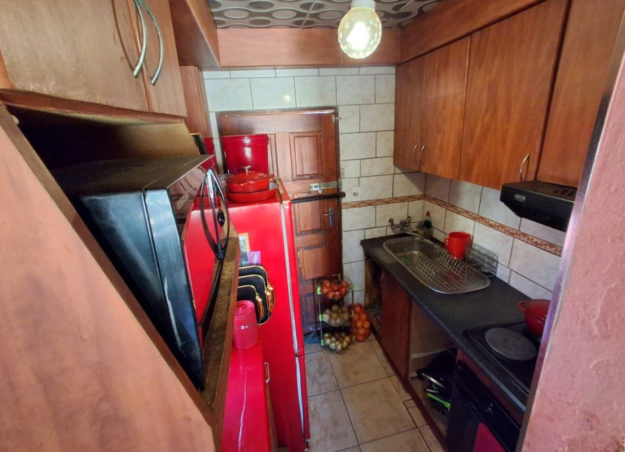 2 Bedroom Property for Sale in Lotus Gardens Gauteng