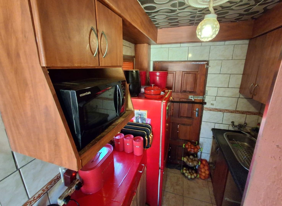 2 Bedroom Property for Sale in Lotus Gardens Gauteng