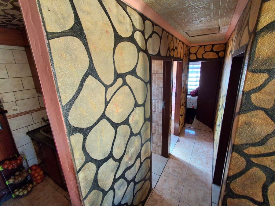 2 Bedroom Property for Sale in Lotus Gardens Gauteng
